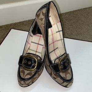 Coach Logo shoe with buckle